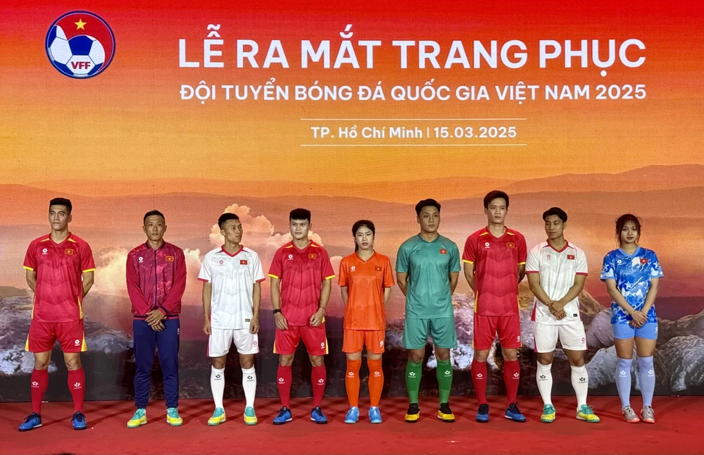 Tuyển Việt Nam ra mắt áo đấu mới. d47c5db05439e567bc28.jpg