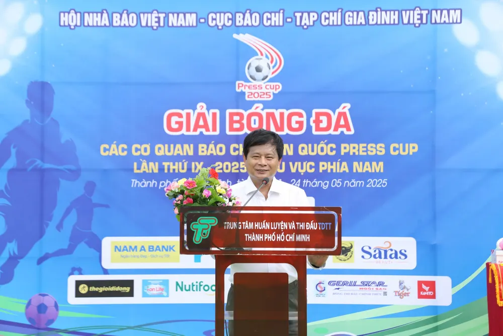 Phó Chủ tịch Hội nhà báo Việt Nam phụ trách khu vực phía Nam Trần Trọng Dũng phát biểu tại buổi lễ khai mạc. z6623825560005_64f4e131809dc58631f2419806b9c003.jpg