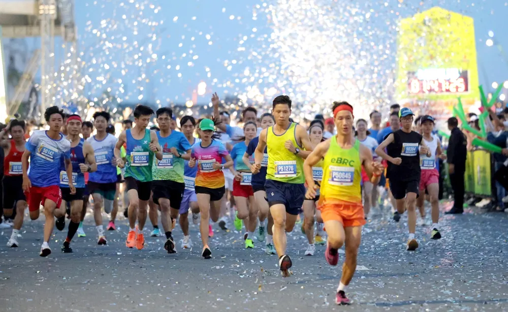 Hình ảnh khí thế giải Marathon Cà Mau năm 2024. Ảnh: Quỳnh Mai