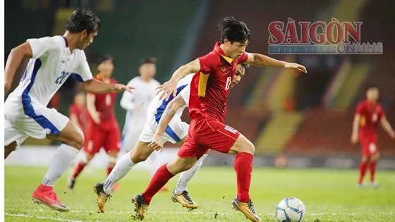 Công Phượng đi bóng trong trận U22 Việt Nam thắng Philippines 4-0 tại SEA Games 2017. Ảnh: DŨNG PHƯƠNG