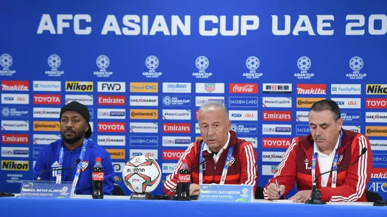 HLV Alberto Zaccheroni tại buổi họp báo