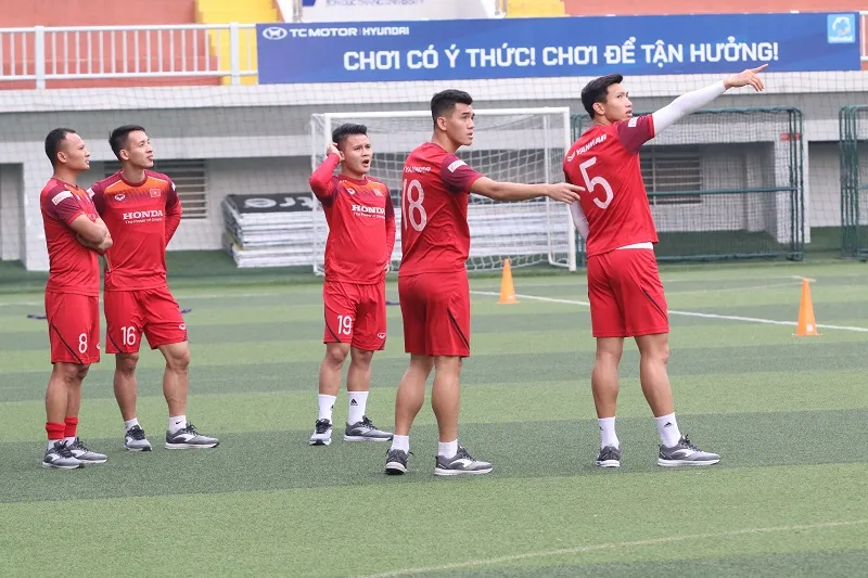 Hùng Dũng chưa hết chấn thương ảnh 2