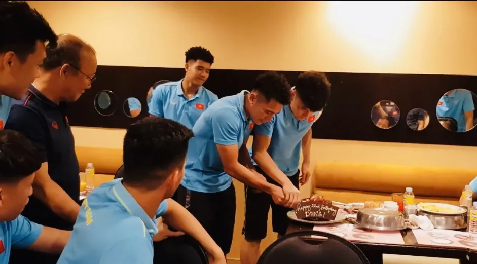 Sinh nhật đáng nhớ của Bùi Tiến Dụng ảnh 1