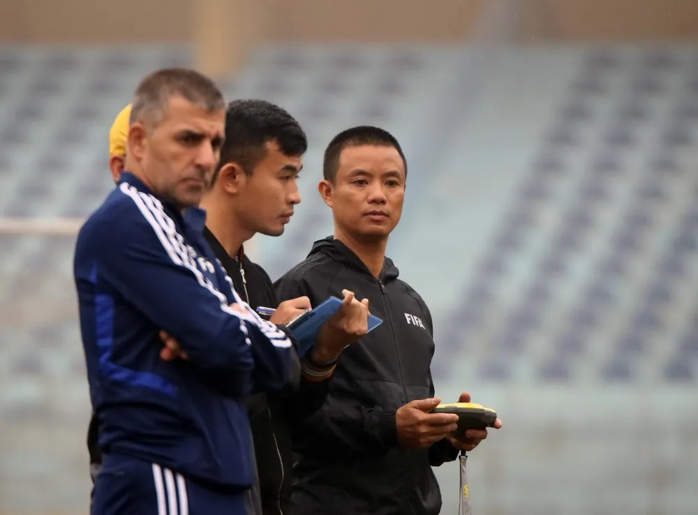 10 trọng tài và trợ lý trọng tài không vượt qua được bài kiểm tra thể lực ảnh 2