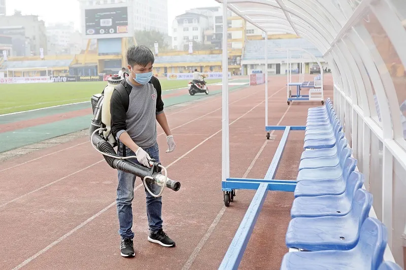 Các sân bóng chuẩn bị cho ngày khai mạc LS V-League 2020 ảnh 5