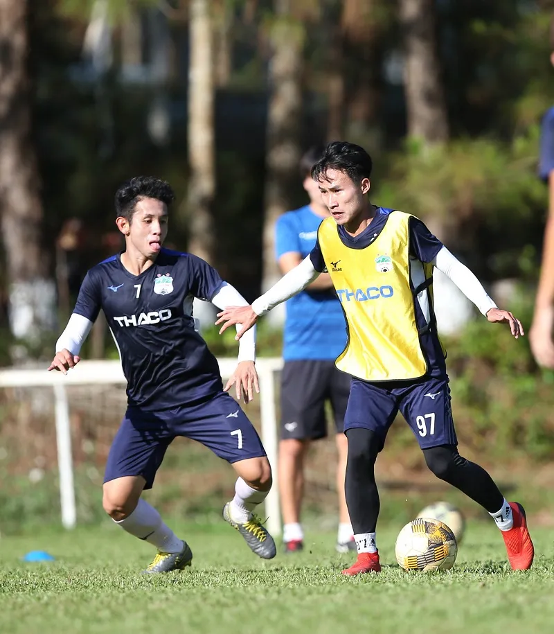 Cầu thủ Việt Nam đối diện màn ‘tra tấn’ thể lực ảnh 2