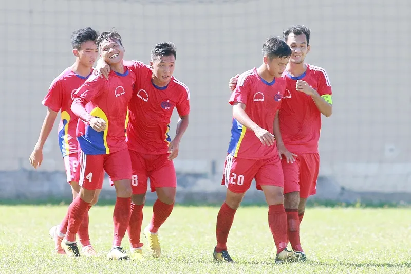 Cả đội hình chính U21 Đồng Tháp bị kỷ luật vì tiêu cực ảnh 1