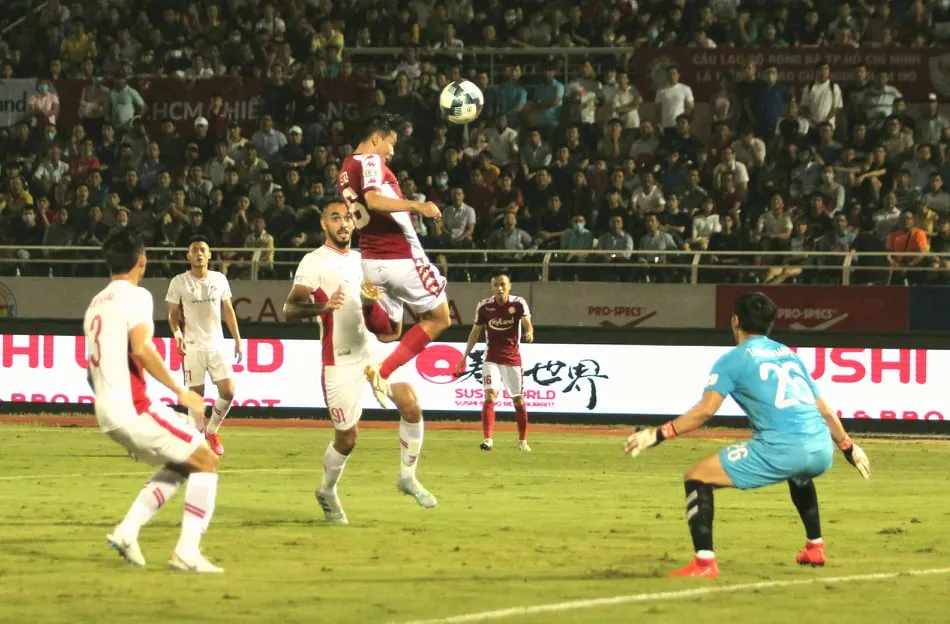 CLB TPHCM thắng đậm Viettel 3-0: Công Phượng có bàn thắng đầu tiên ảnh 1