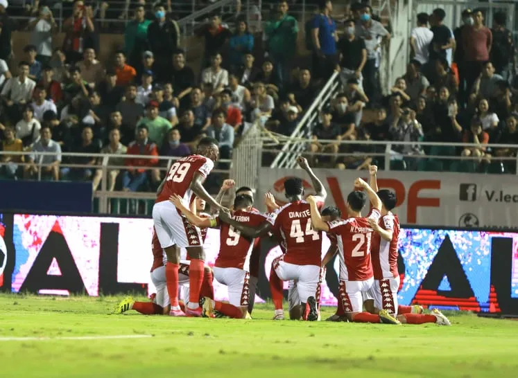 CLB TPHCM thắng đậm Viettel 3-0: Công Phượng có bàn thắng đầu tiên ảnh 3