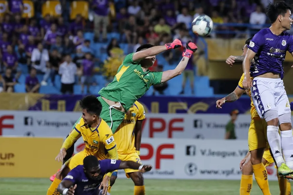 CLB Hà Nội đón sinh nhật ‘buồn’ sau thất bại trước SLNA ảnh 2