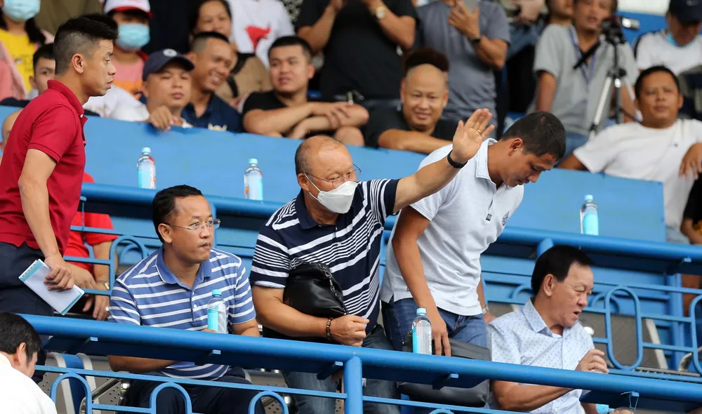Hà Nội FC giành 3 điểm trên sân Bình Dương trong trận đấu nhiều tranh cãi ảnh 1 Hà Nội FC giành 3 điểm trên sân Bình Dương trong trận đấu nhiều tranh cãi ảnh 1