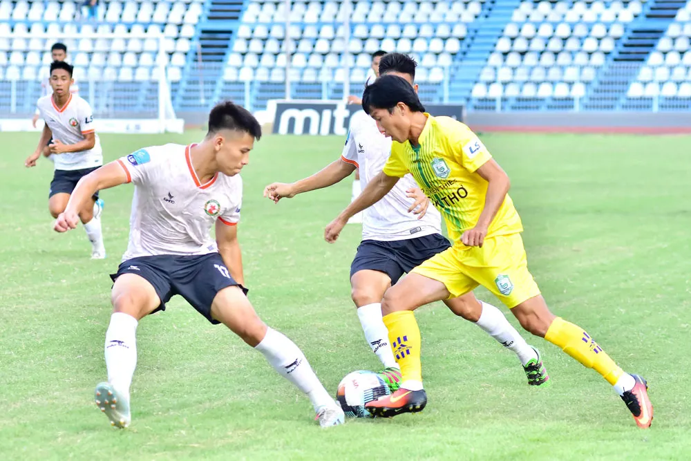 Thầy trò HLV Nguyễn Đức Thắng tiếp tục gây thất vọng khi để thua Cần Thơ. Ảnh: VPF