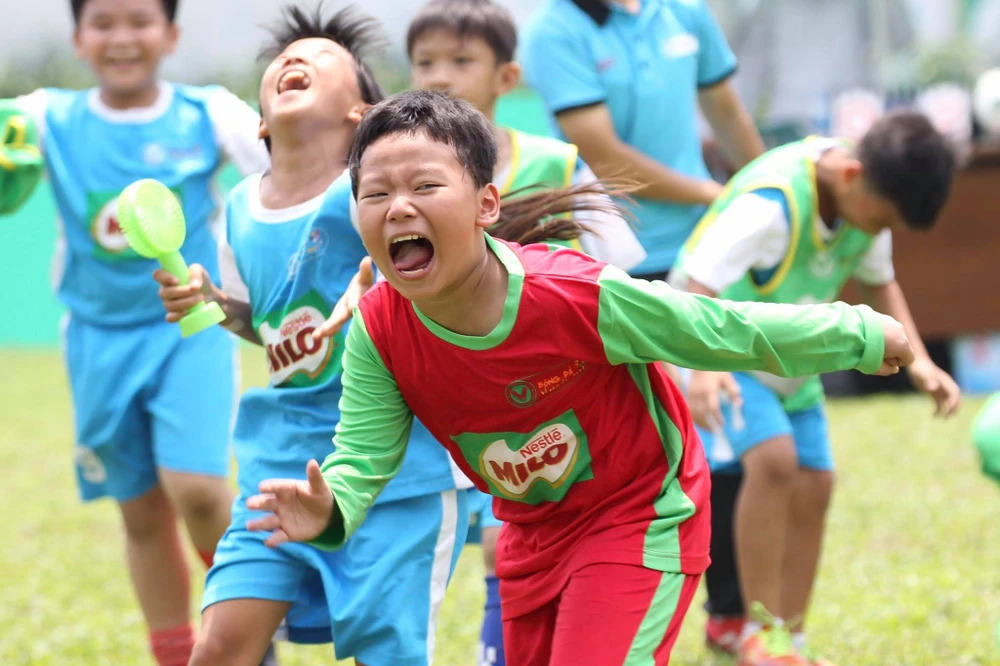 Tràn ngập tiếng cười ở các cuộc so tài. Ảnh: HOÀNG HÙNG