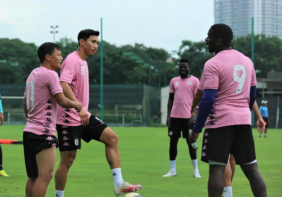 Văn Hậu sẽ trở lại đội hình CLB Hà Nội trong thời gian tới