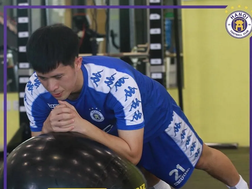 Đình Trọng vừa tái phẫu thuật chấn thương gối