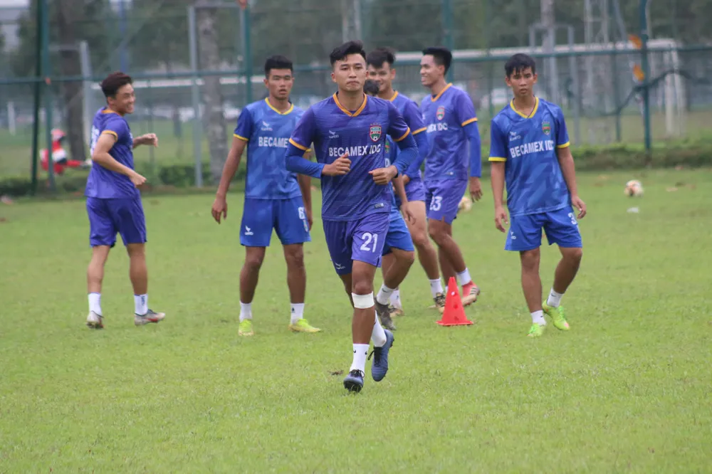 Nhiều cầu thủ trẻ U19 của B.BD được tung ra thử sức trong trận gặp BR-VT