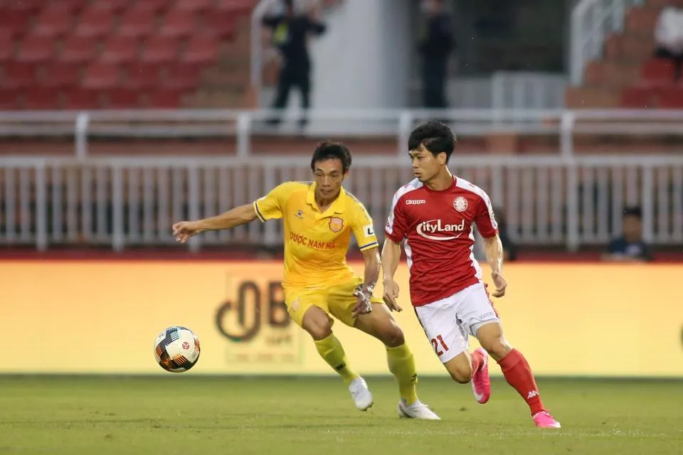 CLB TPHCM ‘toang’ hàng thủ trước trận gặp Viettel ảnh 1 CLB TPHCM ‘toang’ hàng thủ trước trận gặp Viettel ảnh 1