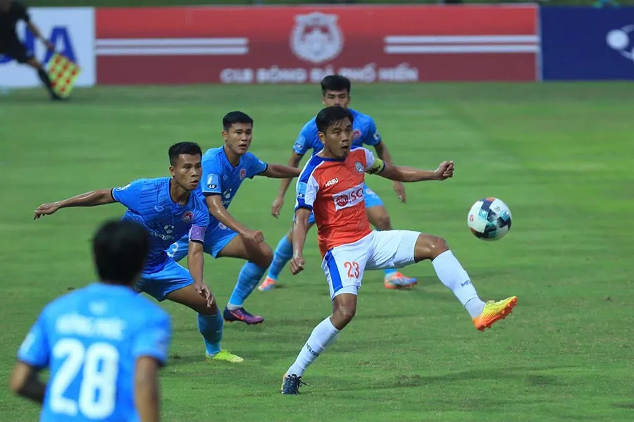 Hoãn trận Khánh Hòa và An Giang bị hoãn vì mưa to ảnh 2