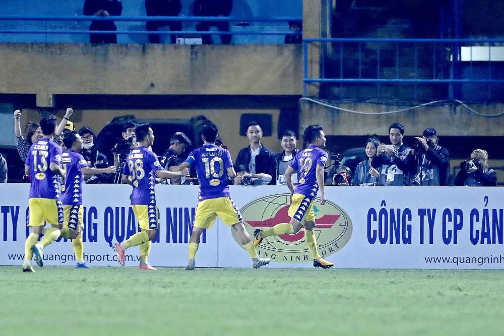 Nghịch cảnh chỉ khiến ngôi sao Quang Hải thêm sáng rực! ảnh 1