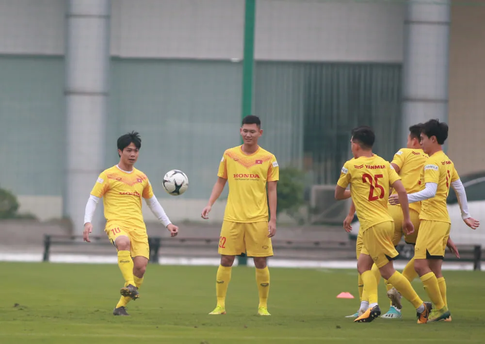 Công Phượng đã có mặt tại buổi tập chiều 7-12. Ảnh: MINH HOÀNG