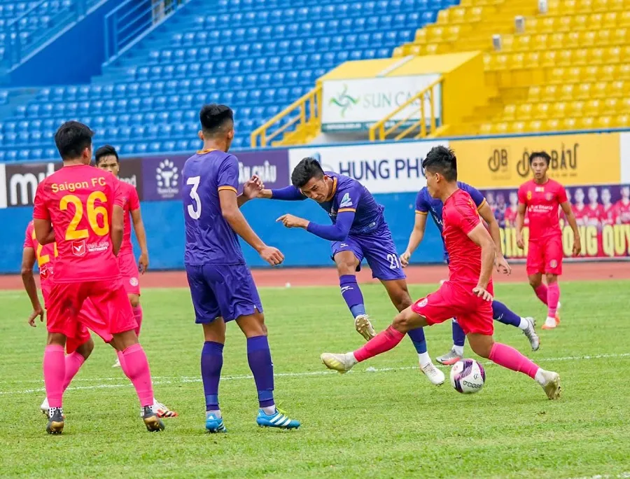 HLV Phan Thanh Hùng dự khán trận B.Bình Dương thắng Sài Gòn FC 2-0 ảnh 1 HLV Phan Thanh Hùng dự khán trận B.Bình Dương thắng Sài Gòn FC 2-0 ảnh 1