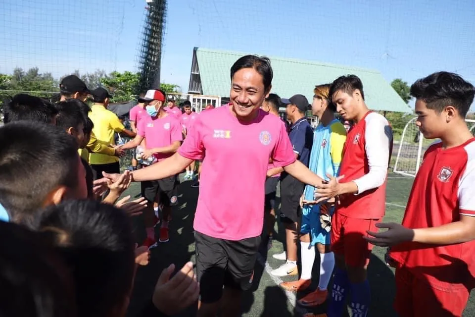 CLB Sài Gòn thay tướng: HLV Phùng Thanh Phương đóng thế ảnh 1