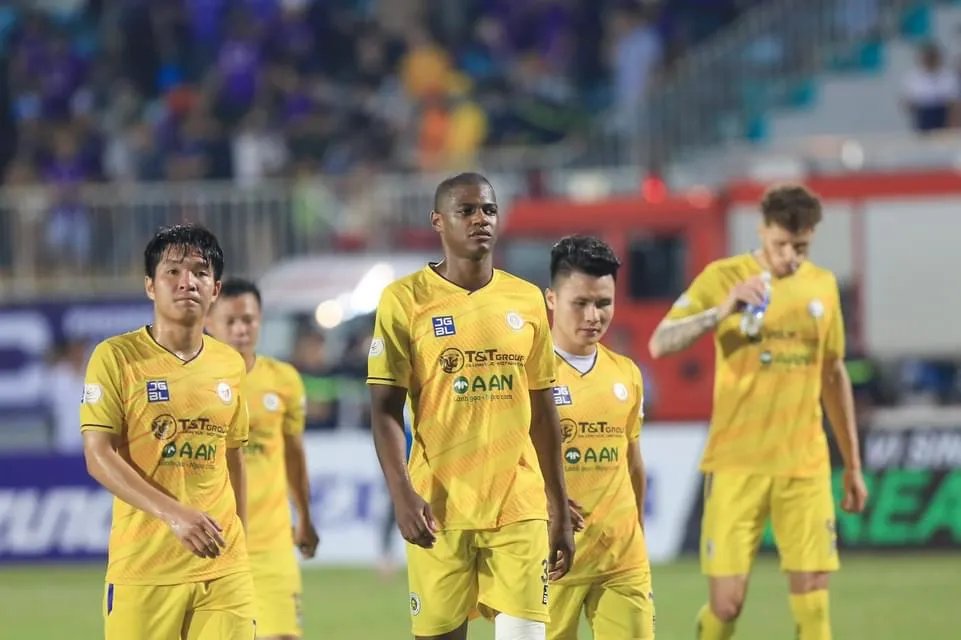 Hà Nội FC lại thay 'tướng' trước cuộc đọ sức cùng Topenland Bình Định ảnh 1 Hà Nội FC lại thay 'tướng' trước cuộc đọ sức cùng Topenland Bình Định ảnh 1