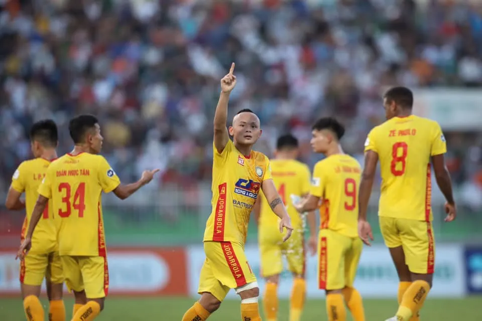 Thanh Hóa - HAGL: ‘Kẻ cắp gặp... ông già’ ảnh 1 Thanh Hóa - HAGL: ‘Kẻ cắp gặp... ông già’ ảnh 1