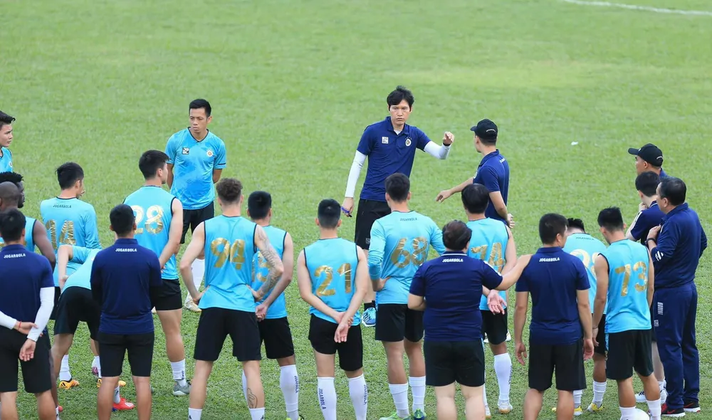 Gia cố lực lượng từ giữa mùa bóng ảnh 1