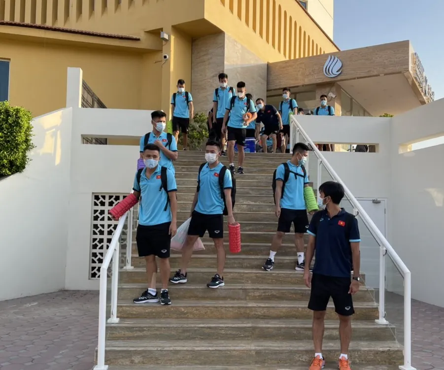 Tham tán Đại sứ quán Việt Nam tại UAE đến thăm đội tuyển futsal Việt Nam ảnh 5 Tham tán Đại sứ quán Việt Nam tại UAE đến thăm đội tuyển futsal Việt Nam ảnh 5