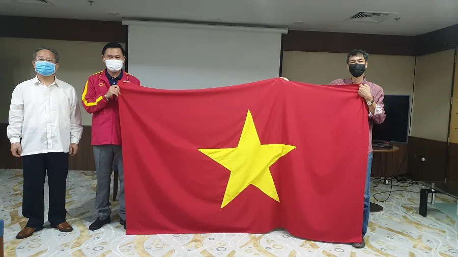 Tham tán Đại sứ quán Việt Nam tại UAE đến thăm đội tuyển futsal Việt Nam ảnh 3 Tham tán Đại sứ quán Việt Nam tại UAE đến thăm đội tuyển futsal Việt Nam ảnh 3