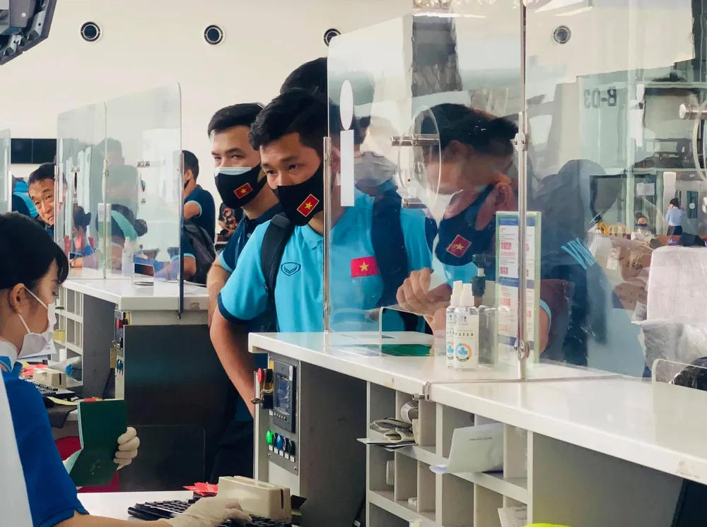 Đội tuyển Việt Nam lên đường sang UAE, thầy Park có yêu cầu đặc biệt với người hâm mộ ảnh 2