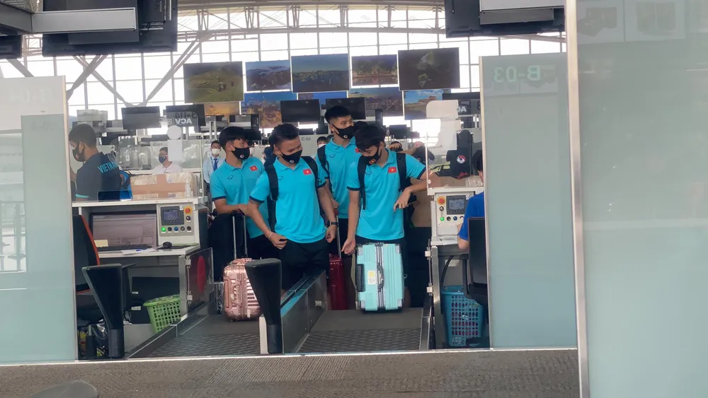 Đội tuyển Việt Nam lên đường sang UAE, thầy Park có yêu cầu đặc biệt với người hâm mộ ảnh 5