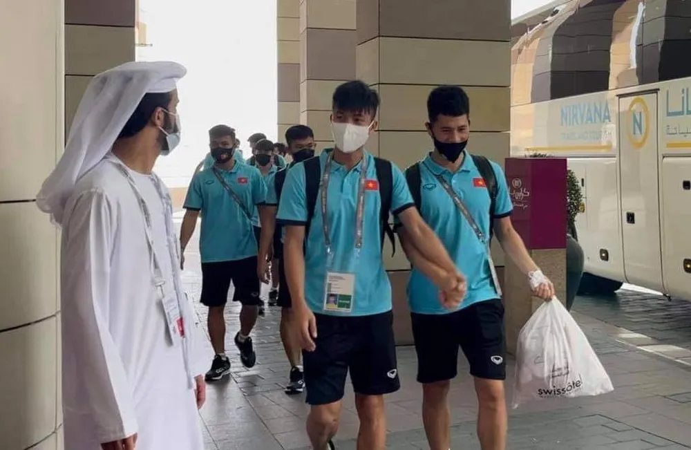 Đội tuyển Việt Nam đến khách sạn mới cùng 4 đội còn lại ảnh 8