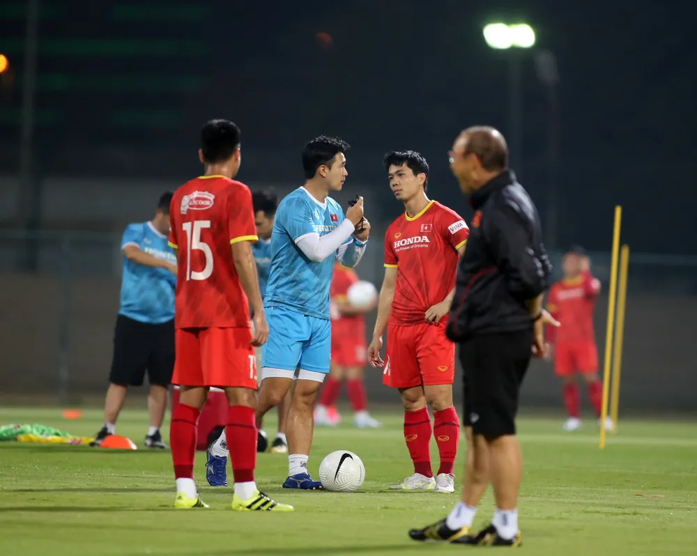 Tiền đạo Nguyễn Tiến Linh: 'Hy vọng hàng công sẽ giải quyết được vấn đề trước Indonesia' ảnh 2