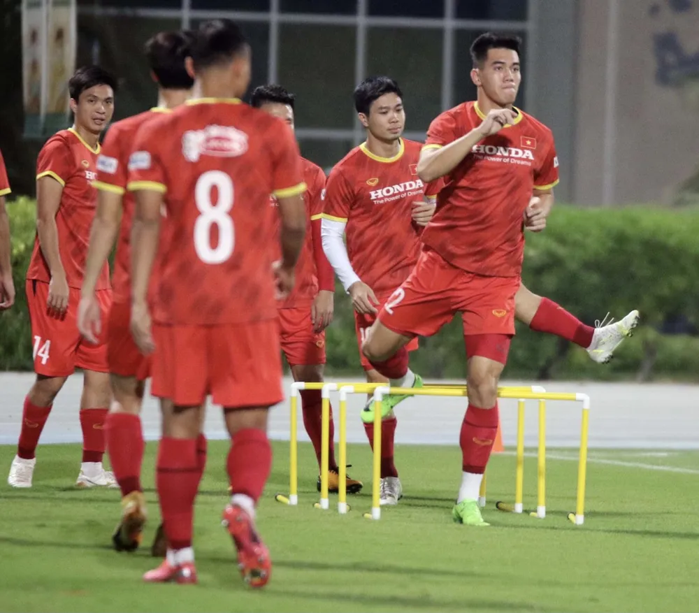 Tiền đạo Nguyễn Tiến Linh: 'Hy vọng hàng công sẽ giải quyết được vấn đề trước Indonesia' ảnh 5