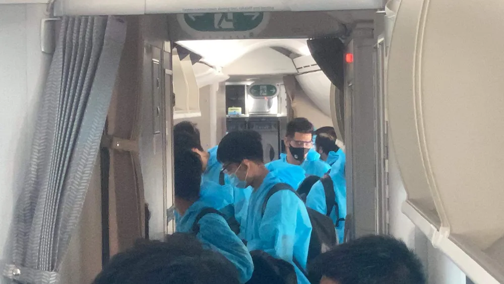 Đội tuyển Việt Nam về đến TPHCM ảnh 2