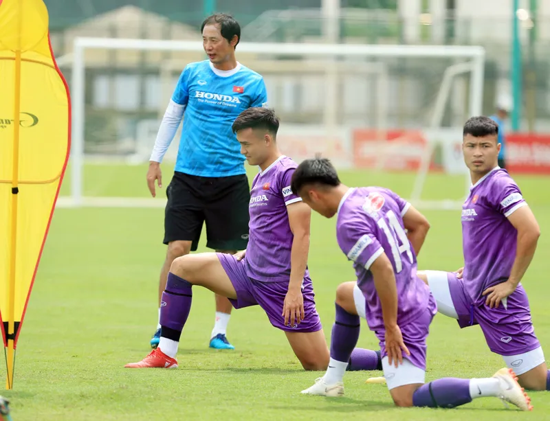 HLV Kim Hyun-tae tiếp tục được thày Park giao phụ trách tập luyện đội U22 Việt Nam trong thời điểm hiện nay