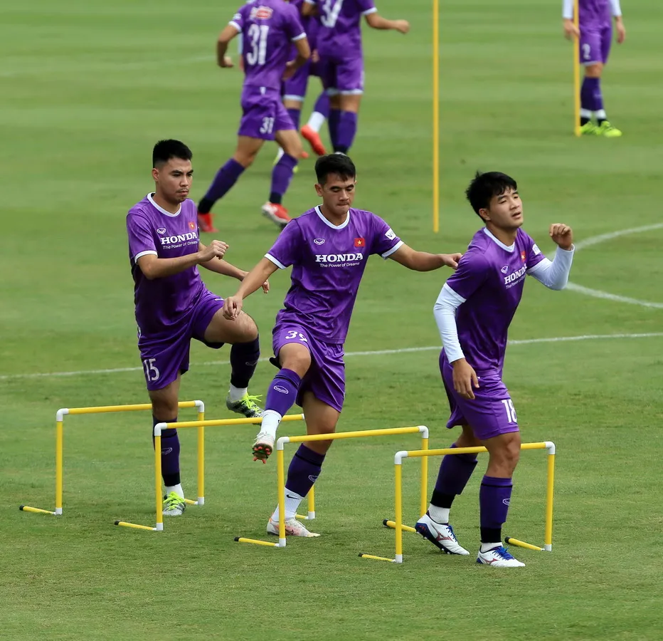 Tiền vệ Đức Huy tự tin trước trận gặp Trung Quốc ảnh 2