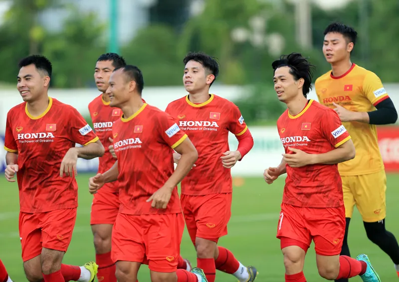 V-League không thi đấu là khó khăn cho BHL trong việc tìm kiếm thêm nguồn cầu thủ từ bên ngoài bộ khung hiện nay