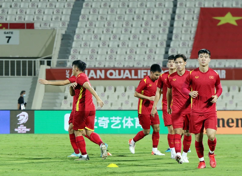 ĐT Việt Nam tập làm quen sân thi đấu Sharjah tối 6-10