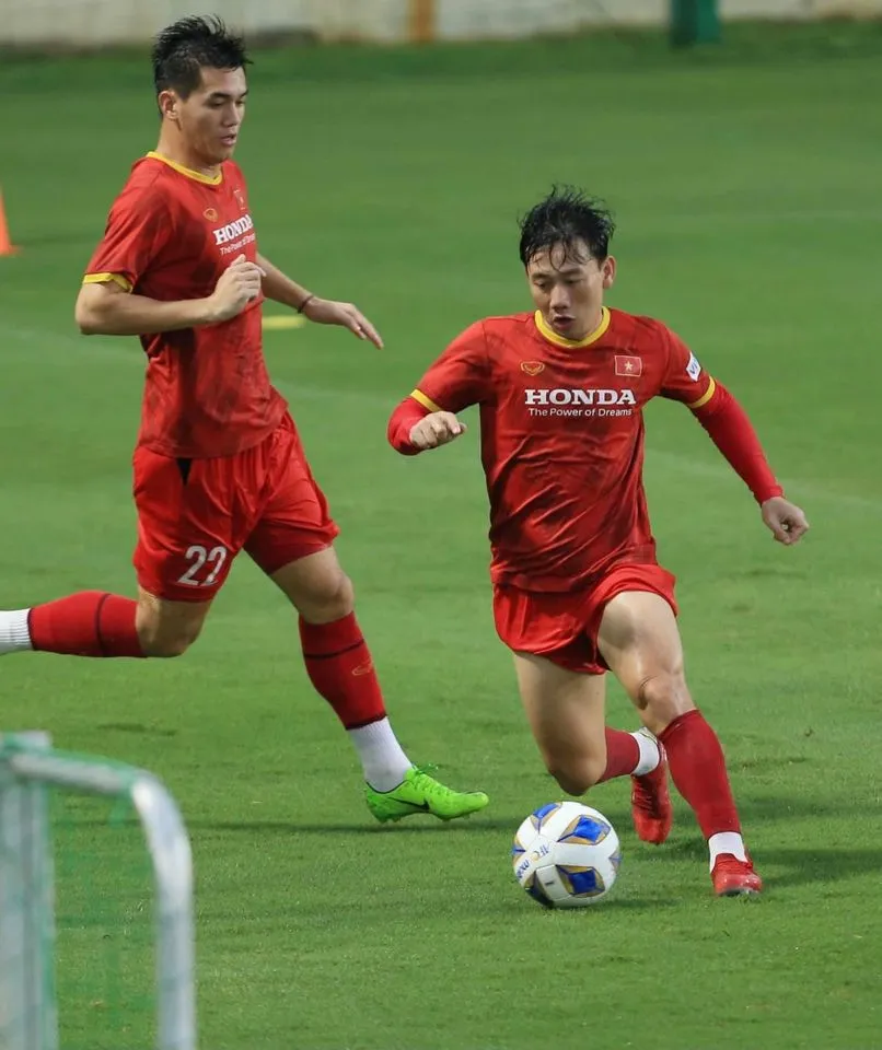 Minh Vương trở lại trong ngày đầu đội tuyển Việt Nam hội quân ảnh 1