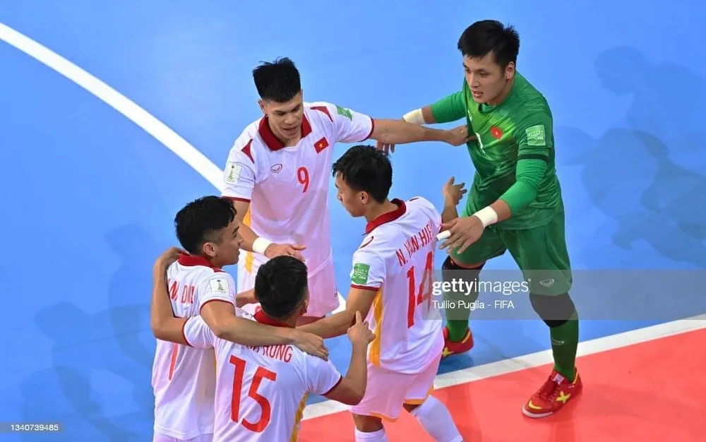 Quả bóng Vàng Futsal tăng thêm giá trị sau thành công ở World Cup ảnh 1 Quả bóng Vàng Futsal tăng thêm giá trị sau thành công ở World Cup ảnh 1