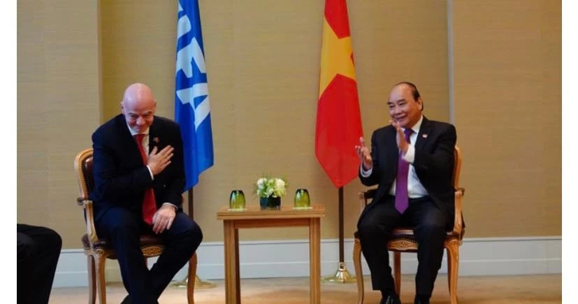 Chủ tịch nước Nguyễn Xuân Phúc đã có cuộc gặp với Chủ tịch FIFA Gianni Infatino