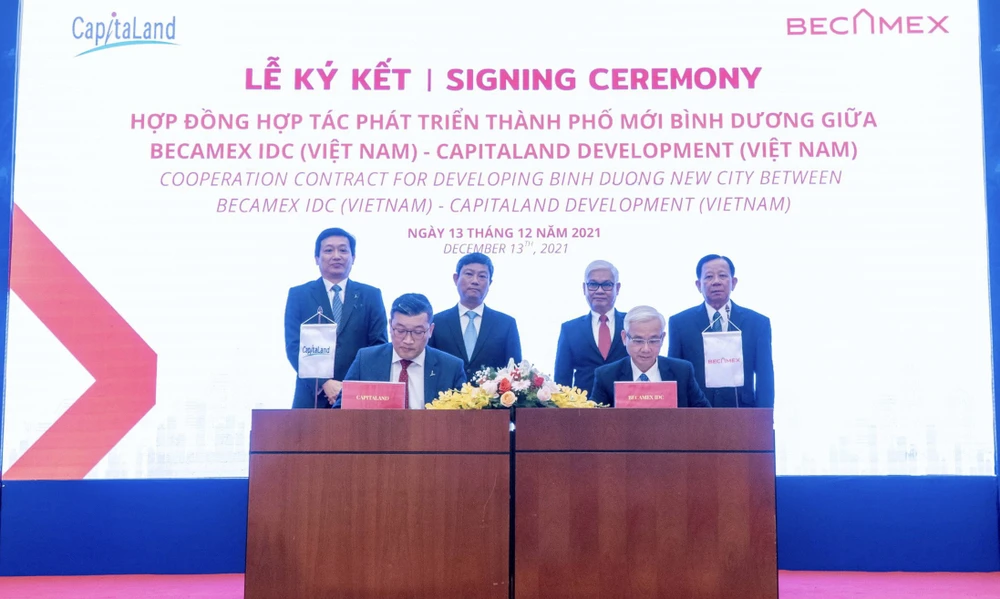 Nghi thức ký kết hợp tác giữa Tổng công ty Becamex IDC và tập đoàn Capitaland Development