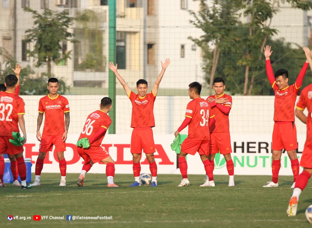 Đỗ Hùng Dũng hứa cùng đồng đội ‘đem cái Tết thật đặc biệt tặng người hâm mộ’ ảnh 1