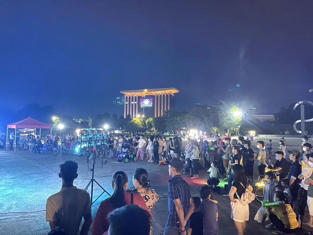 ‘Liên hoan các nhóm nhảy’ tại sân chơi Thành phố mới Bình Dương ảnh 1