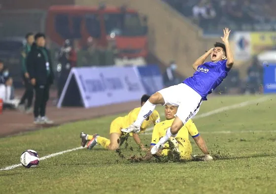 CLB Hà Nội từng thua trắng 0-3 trước Nam Định trên sân Thiên Trường mùa bóng 2021