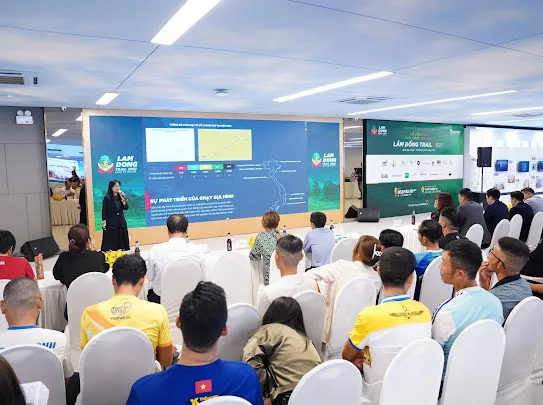 Toàn cảnh buổi họp chiều 15-9