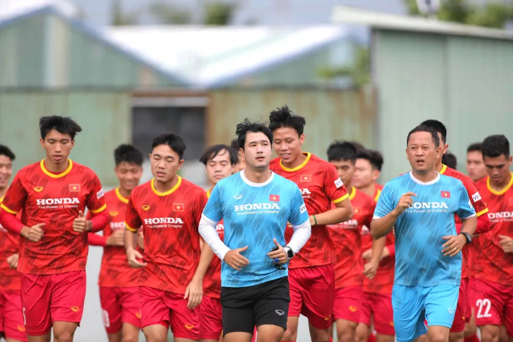 Đỗ Hùng Dũng tin tưởng các cầu thủ trẻ sẽ có cơ hội dự AFF Cup ảnh 3